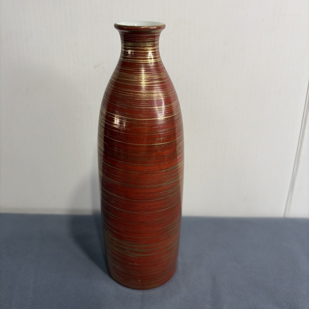Vintage Japanese Ceramic Sake Set Red Gold Striped 4 Piece Tokkuri Ochoko MCM - Picture 2 of 16